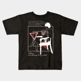 Sitting and looking at my mobile version 4 Kids T-Shirt